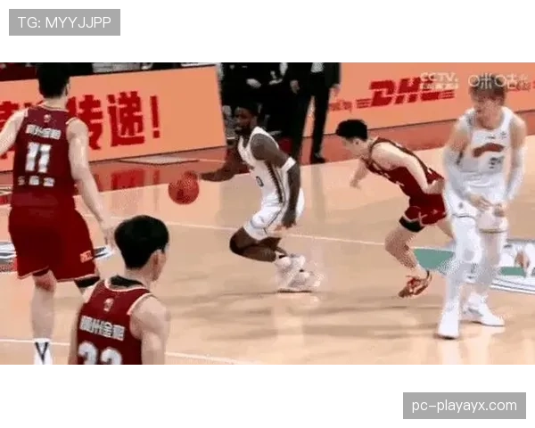进攻犯规的判罚条件与裁判执行标准详解 进攻犯规的判罚条件与裁判执行标准详解